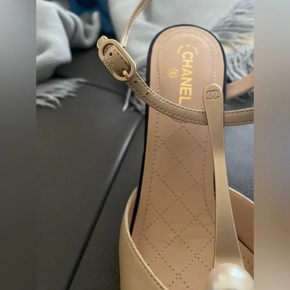 Chanel Black and Tan T-Strap Shoes w/Round Grosgrain Cap Toes and Pearl - Picture 9 of 14